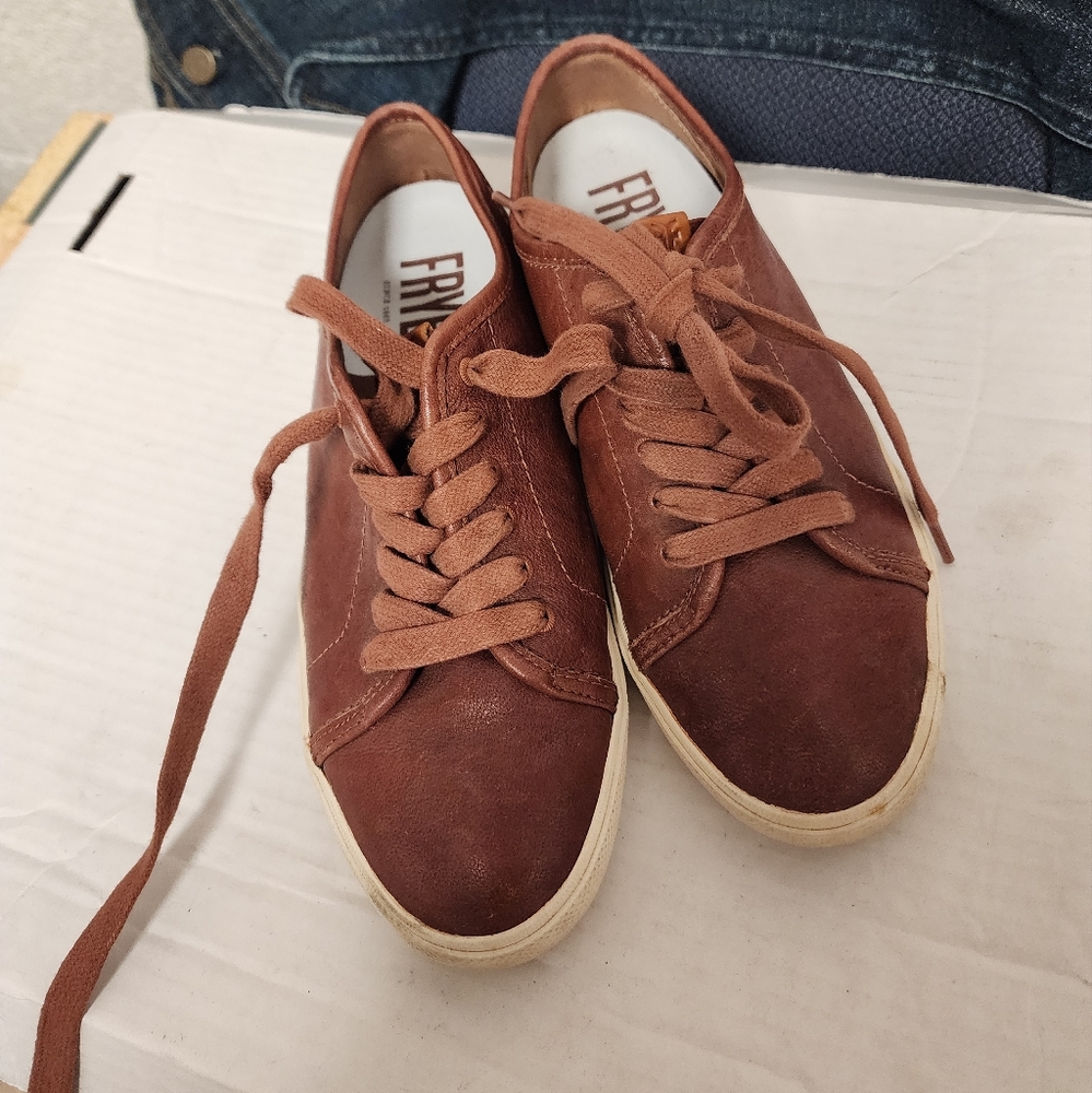 Frye Ivy Low Lace Leather Sneakers in Caramel/Camel/Cognac - Size 7